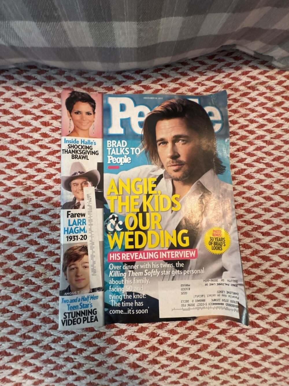 People Magazine December 10 2012 Brad Pitt Cover